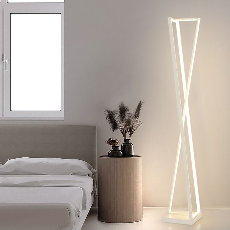 Edge Linear Triangle Floor Lamp, Metal, Black/White