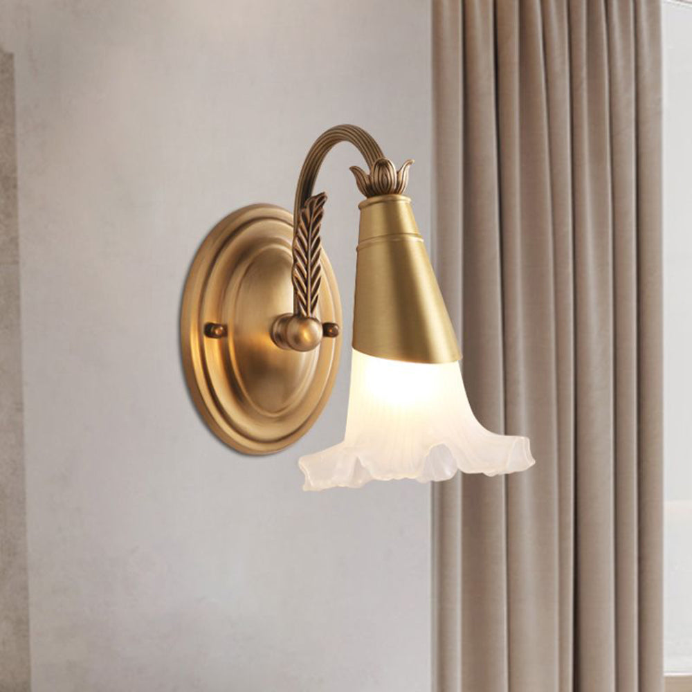Félicie Nordique Retro Flower Metal/Glass Wall Lamp, Gold