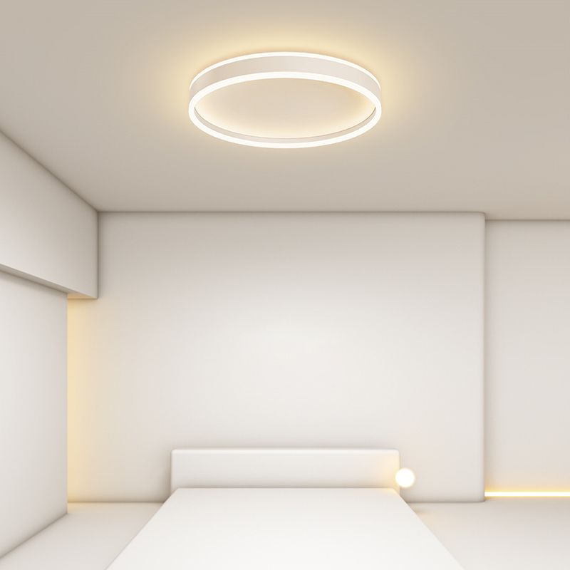 Quinn Modern Round Led Metal Flush Mount Ceiling Light, White/Black