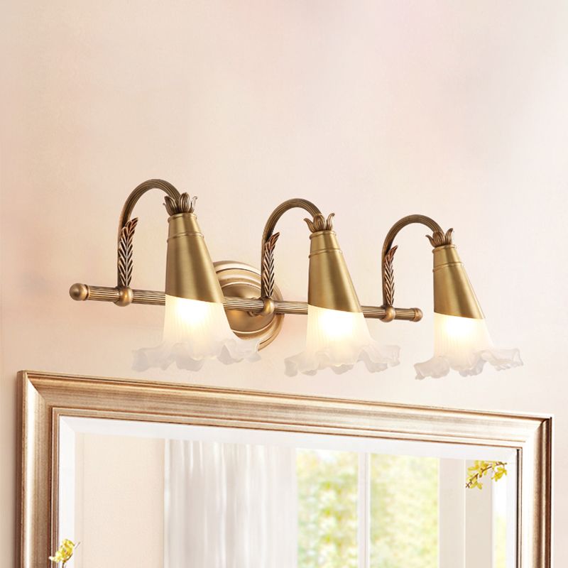 Félicie Nordique Retro Flower Metal/Glass Wall Lamp, Gold