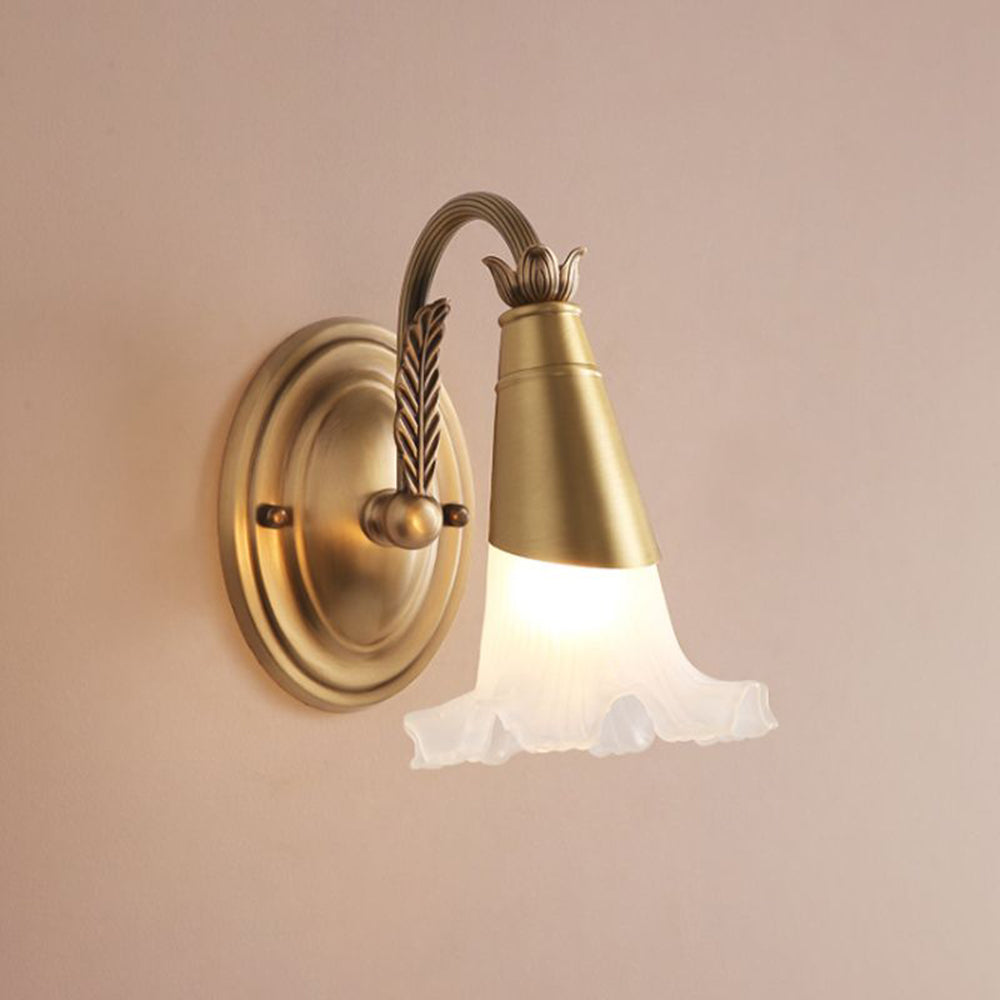 Félicie Nordique Retro Flower Metal/Glass Wall Lamp, Gold