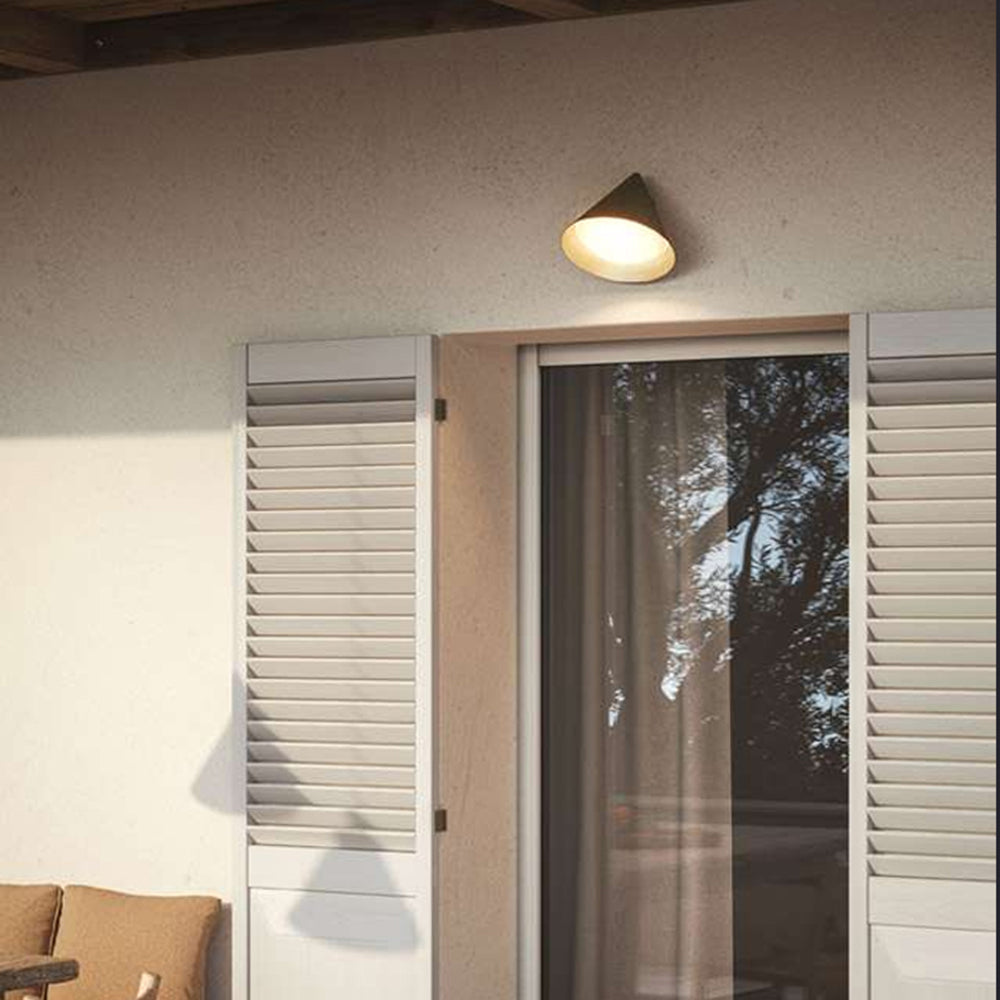Carins Modern Minimalist Cone Metal Outdoor Waterproof Wall Lamp，Black/Gold