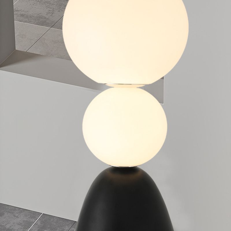 Valentina Modern Ball-shaped Resin Glass Floor Lamp,Black /White