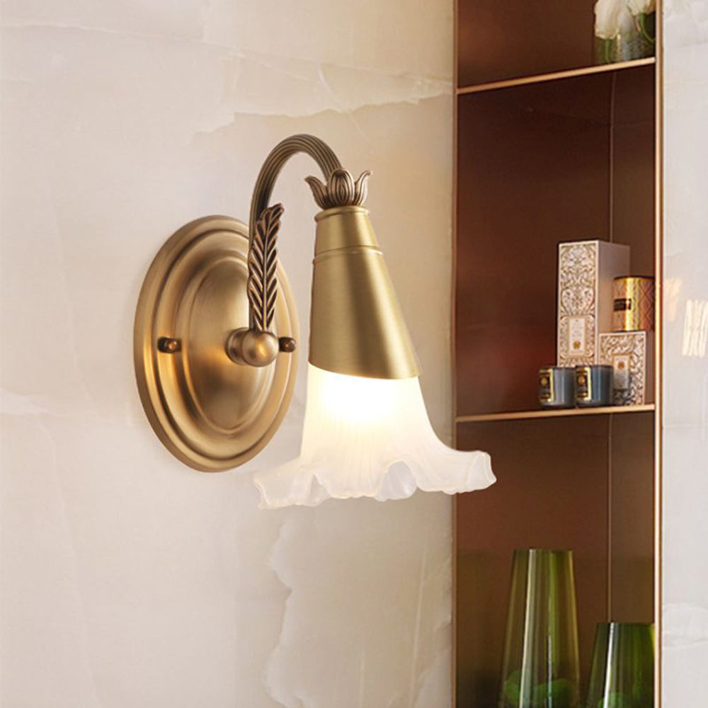 Félicie Nordique Retro Flower Metal/Glass Wall Lamp, Gold