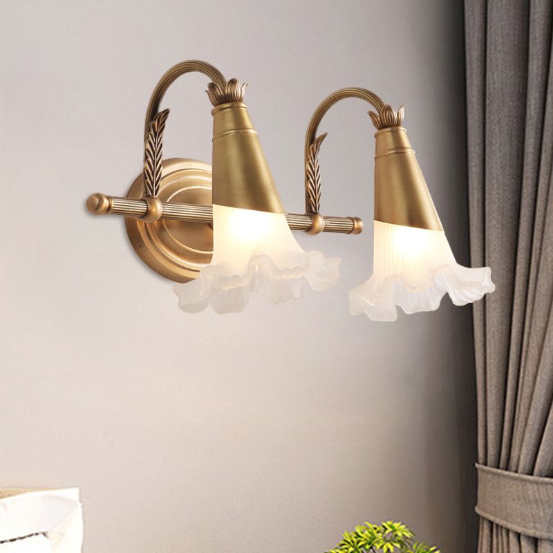 Félicie Nordique Retro Flower Metal/Glass Wall Lamp, Gold
