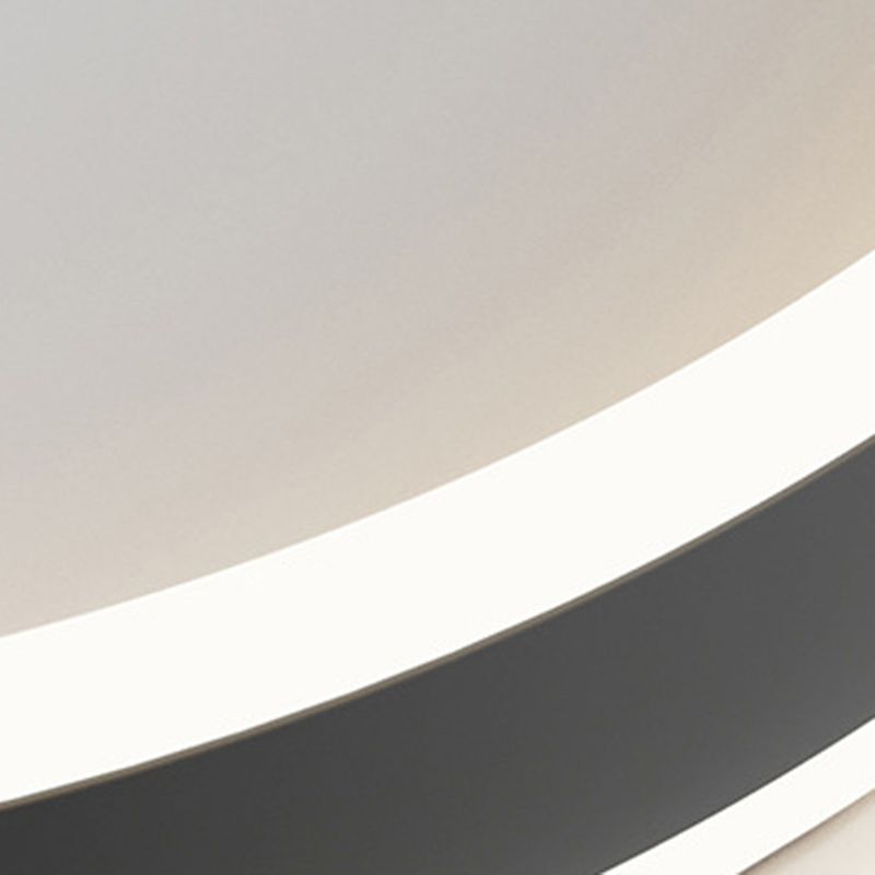 Quinn Modern Round Led Metal Flush Mount Ceiling Light, White/Black
