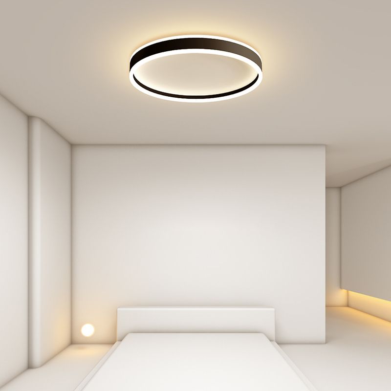 Quinn Modern Round Led Metal Flush Mount Ceiling Light, White/Black