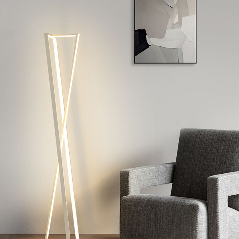 Edge Linear Triangle Floor Lamp, Metal, Black/White