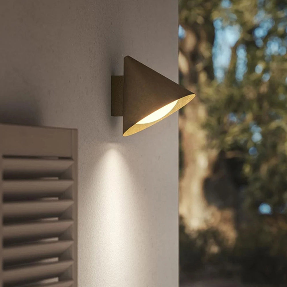 Carins Modern Minimalist Cone Metal Outdoor Waterproof Wall Lamp，Black/Gold