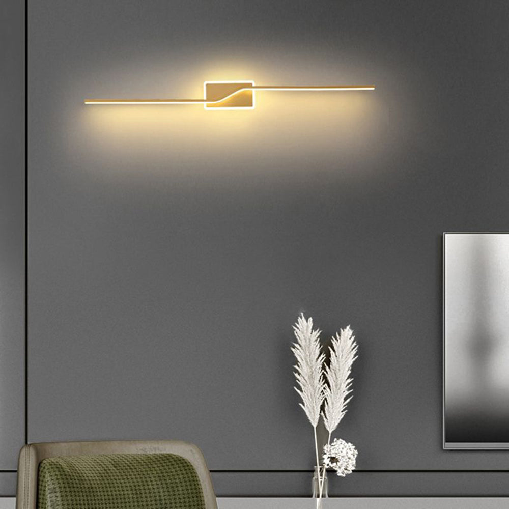 Leigh Luxury Curved Linear Metal Wall Lamp, Gold